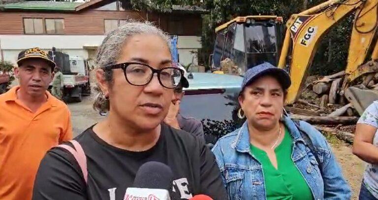 Comunidad de Jarabacoa pide devolución de retroexcavadora incautada